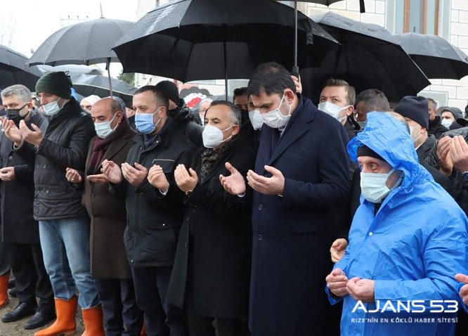 Bakan Kurum, Rize'de BÜYÜK Ailesinin cenaze törenine katıldı